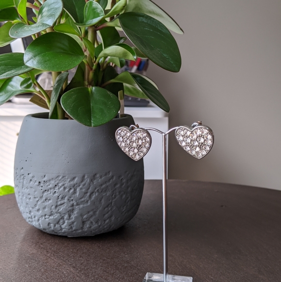 🌸4 for$25🌸Heart shaped earings - Picture 5 of 5